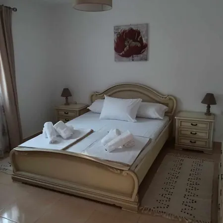 Yellow House * Ελευθερούπολη